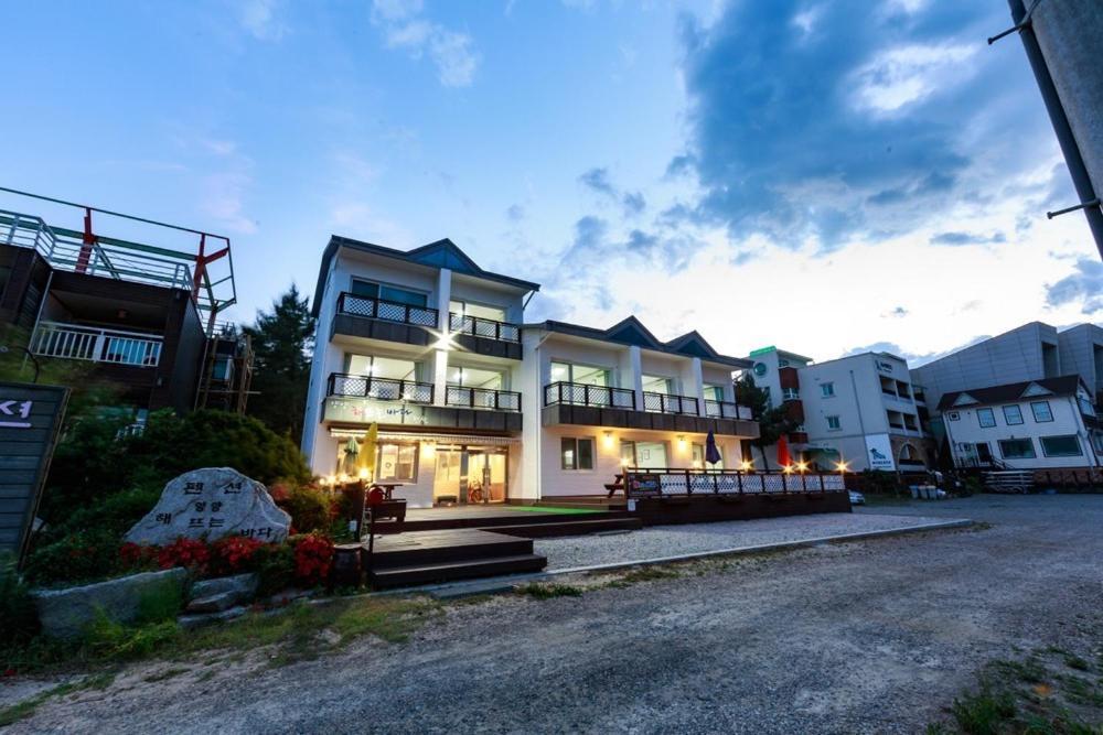 Yangyang Sunrise Pension Екстериор снимка